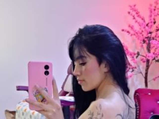 LEIA-QUEENS amateur webcam photo