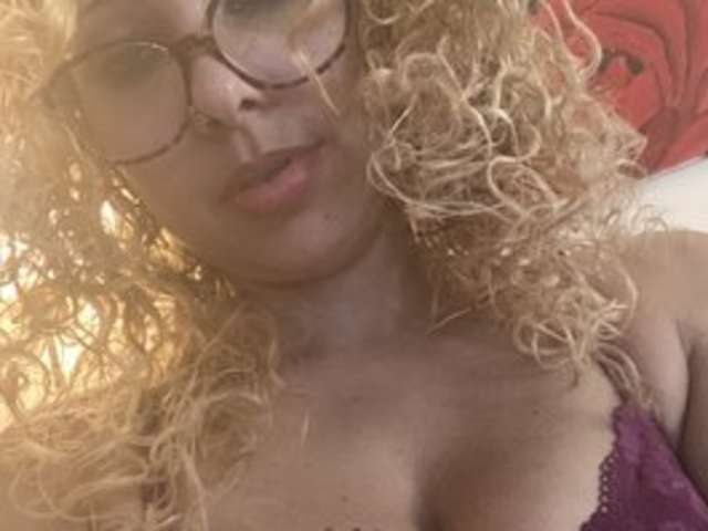 go to chat with lickablelopez