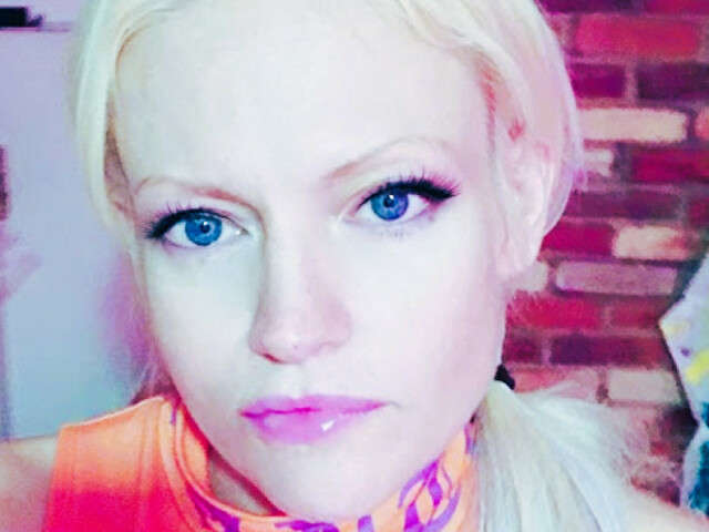 go to chat with lillyVrega