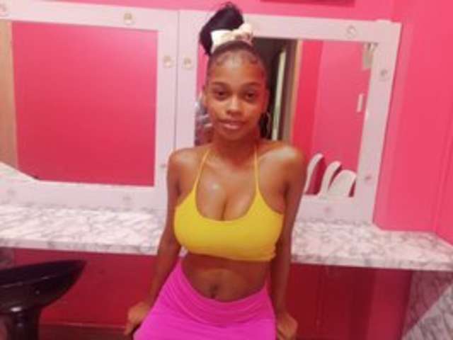 LITTLEEBONYMOMMY amateur webcam photo
