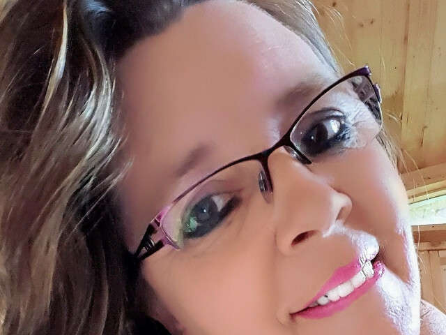 go to chat with liveMilfi