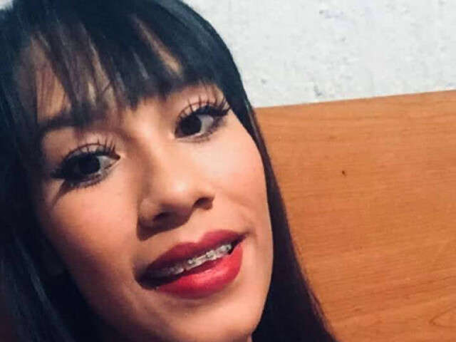 go to chat with lizgarciaof