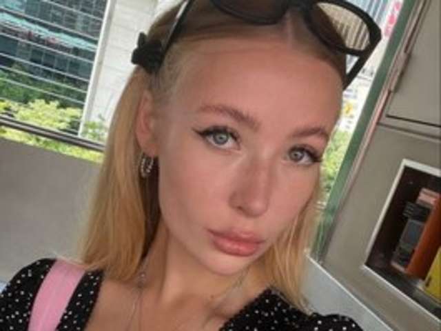 go to chat with lizzyMeoww