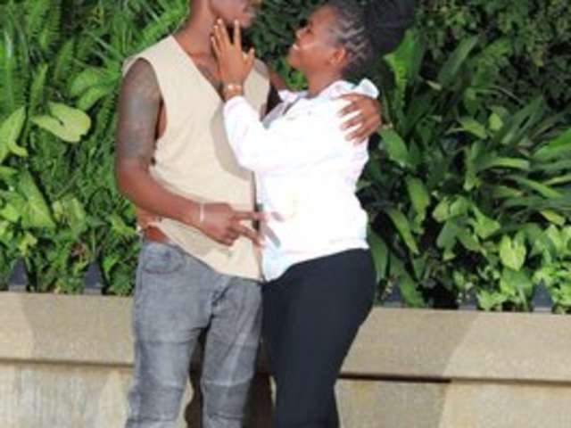 go to chat with lovelylove1-1