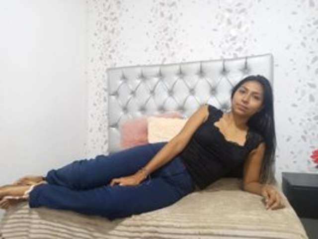 go to chat with lunaeva23