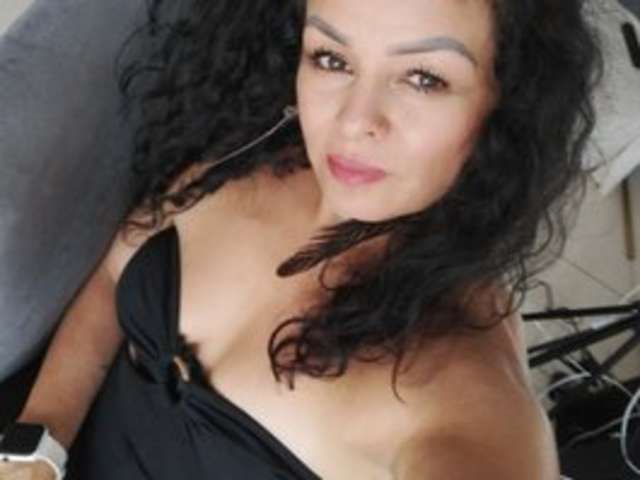 go to chat with marcela47