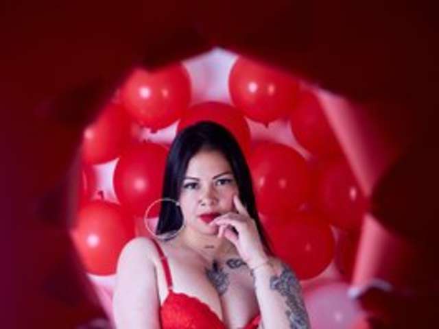 go to chat with martina-tay