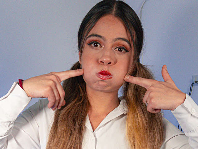 go to chat with meganmoon