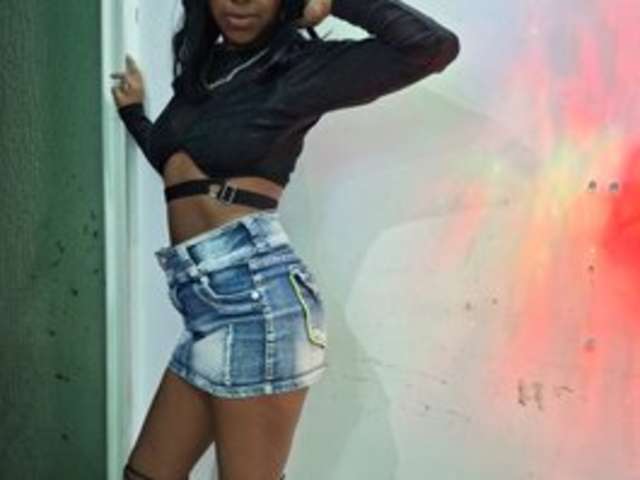 go to chat with miarouse6