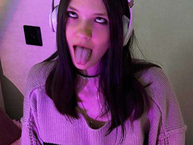 go to chat with mollywhite
