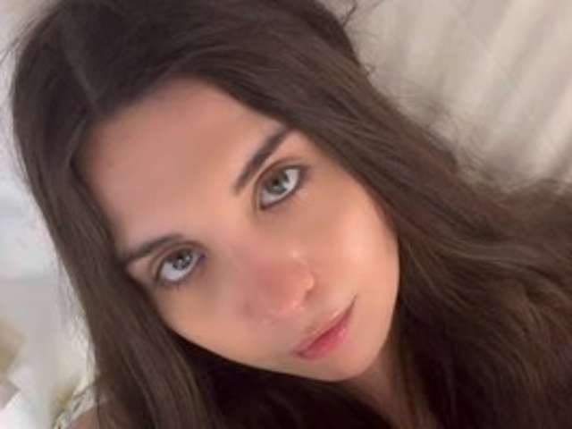 go to chat with moonamur