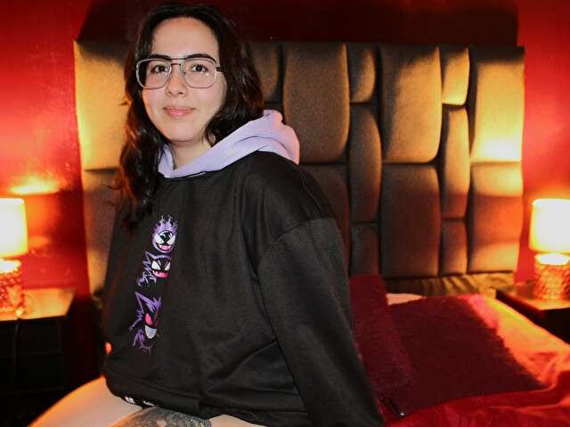 go to chat with morganahot