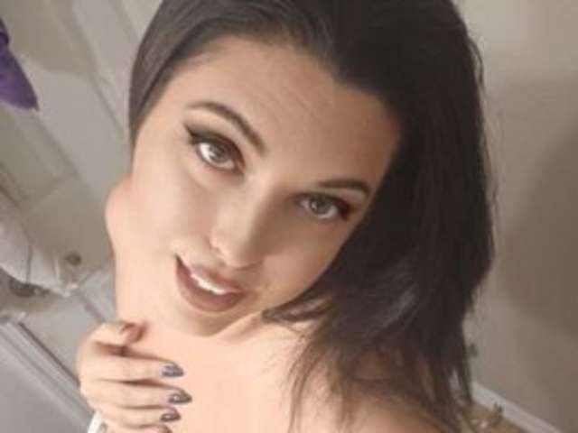 go to chat with nikki_juggs