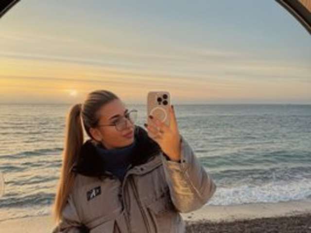 go to chat with onlylolaa