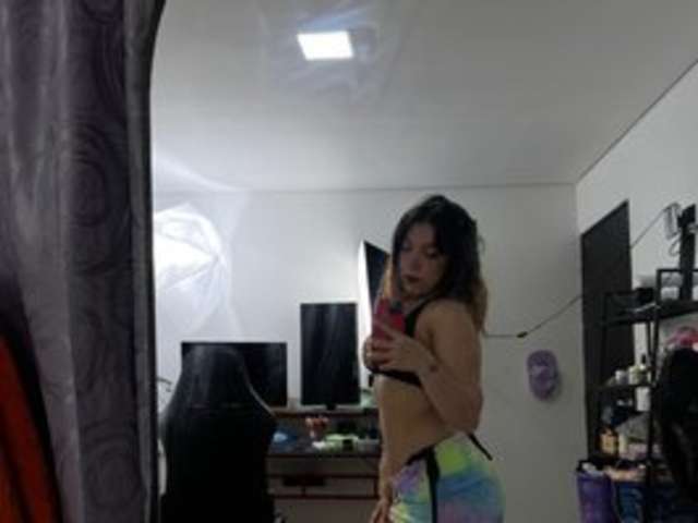 go to chat with prettyKonny