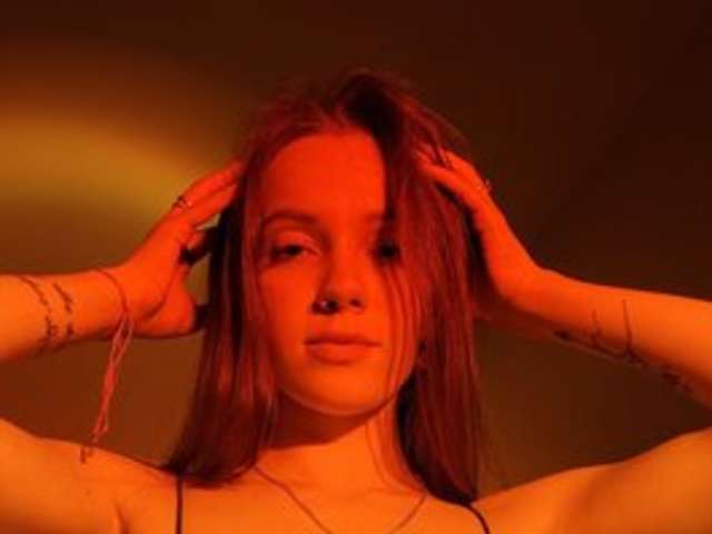 go to chat with qizzy66