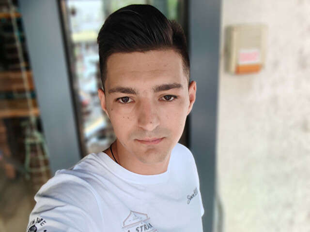 go to chat with razvi