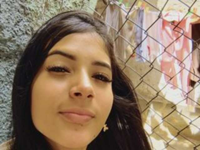 go to chat with rossana-queen