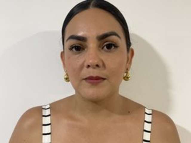 go to chat with salome-fox10