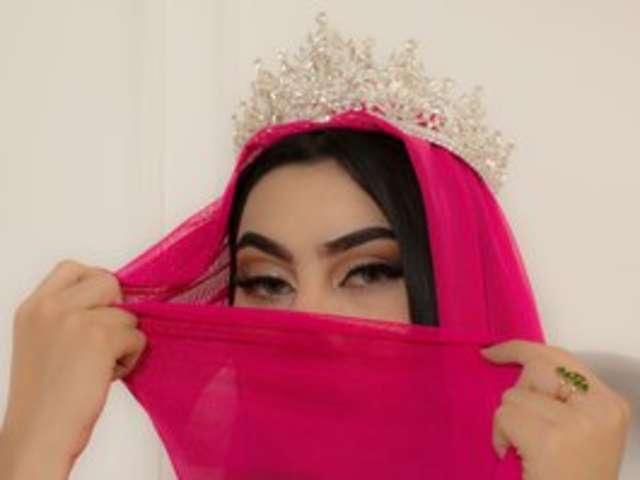 go to chat with samia-