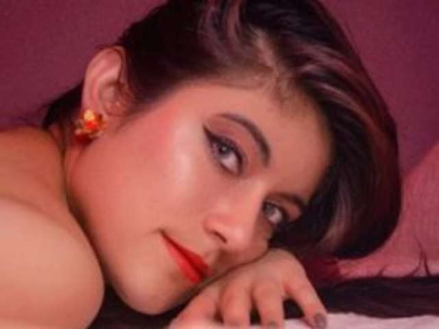go to chat with sara-squirtt