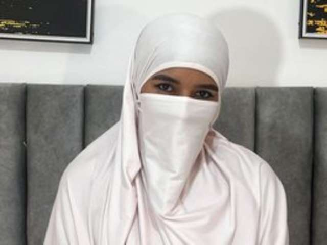 go to chat with shalimar-