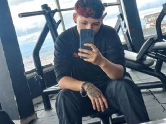 go to chat with slut-tom1