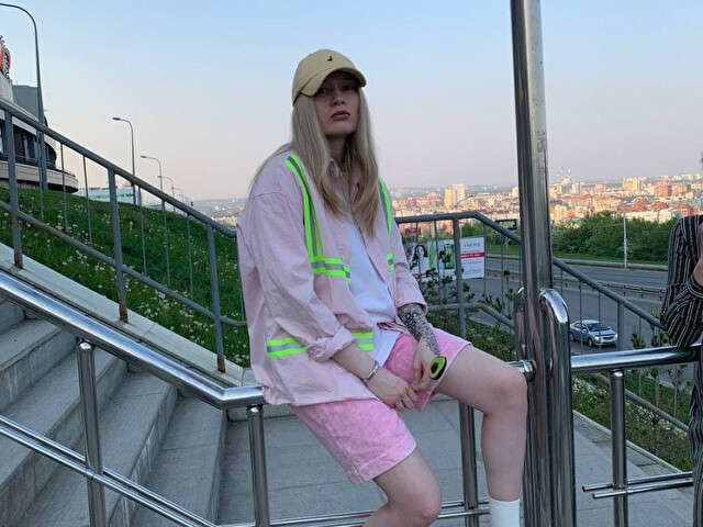 go to chat with stellla