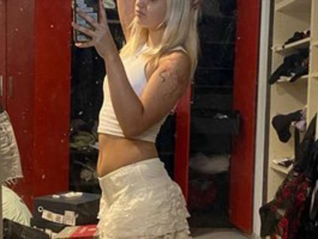 go to chat with sunflower-shy
