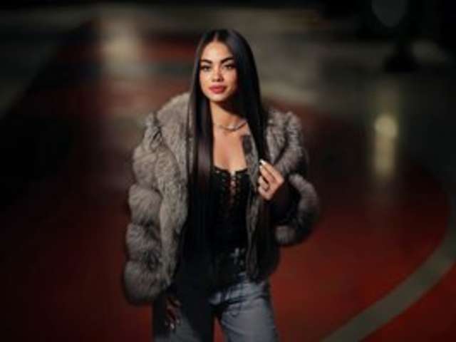 go to chat with thaliacangri