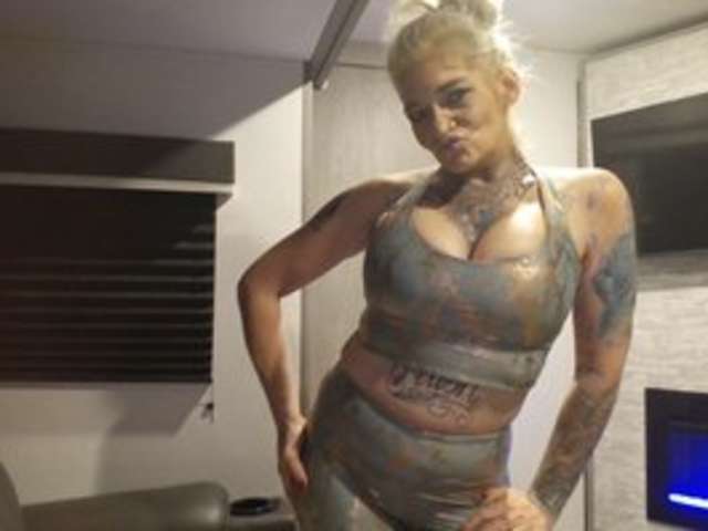 go to chat with theoriginallucyvontrapp