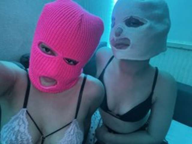 go to chat with thetwogirls