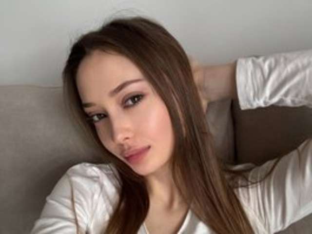 go to chat with tinyhole