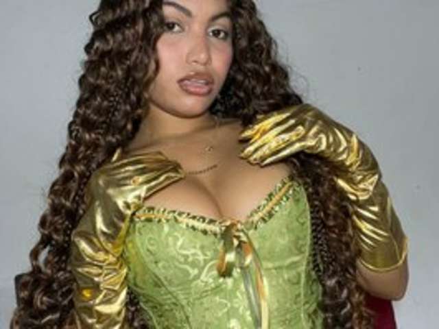 go to chat with valeria-martinez19