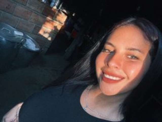 go to chat with vanesaa-mejia