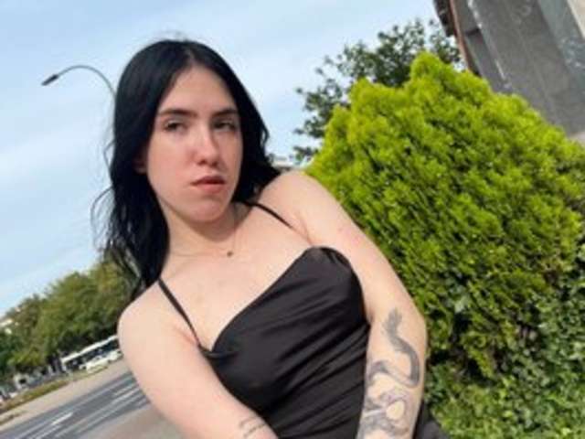 go to chat with vikkitrickky69
