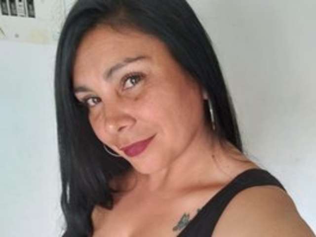 go to chat with vivian-milf-paint