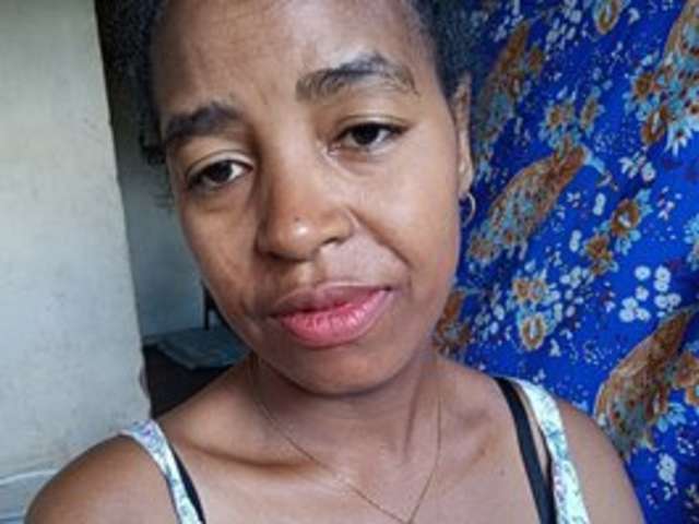 go to chat with vololoniaina