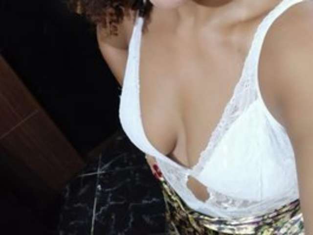 VOLUPMILF amateur webcam photo