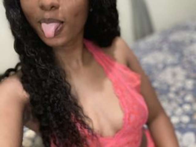 go to chat with xsneakycouple