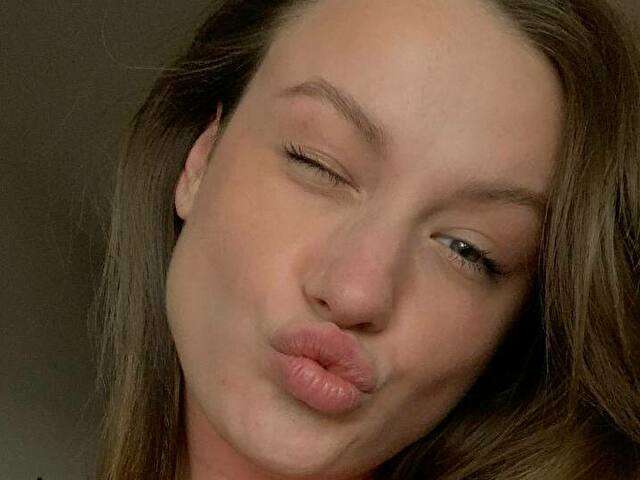 go to chat with yunglina
