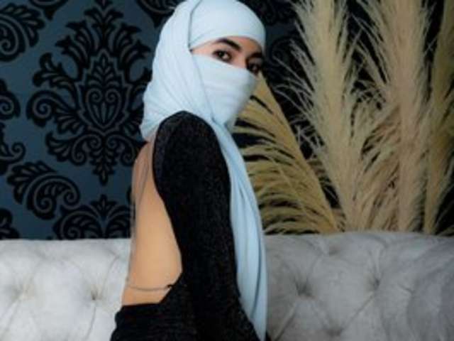 go to chat with zahiira