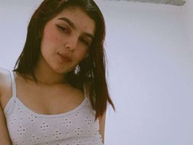 go to chat with zoemonroe