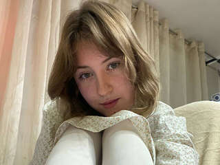 YUMMYPOLLY amateur webcam photo