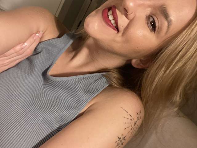 MAGNIFIQUE free sexy photo