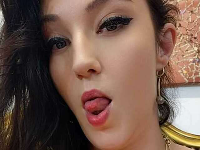 VANESASQUIRT free sexy photo