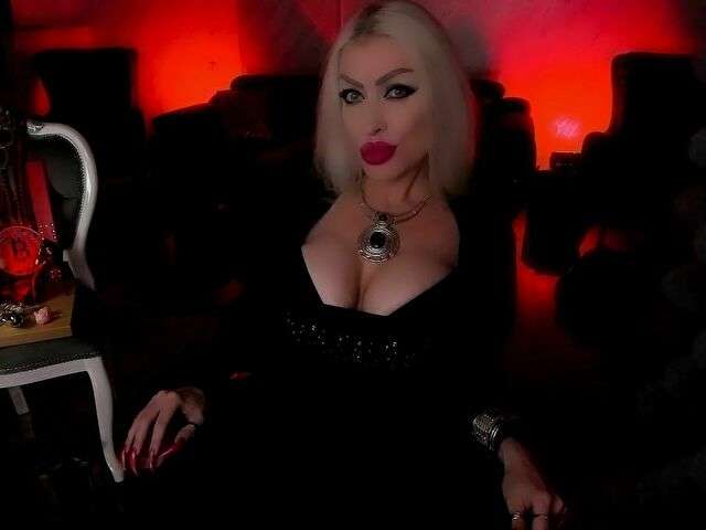 CRUELFINDOM free sexy photo