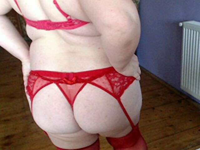 PREGGYCLARA free sexy photo