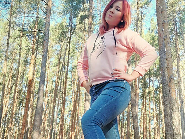NIKKIQWEENSS free sexy photo