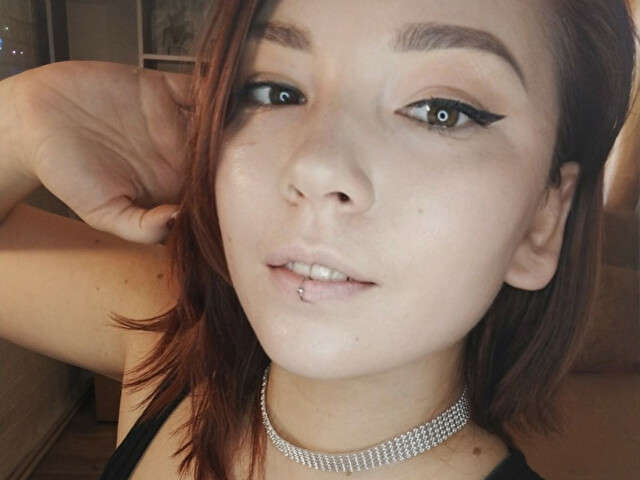 NIKKIQWEENSS free sexy photo
